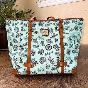 Mikey Mouse Dooney & Bourke Tote Bag Disney Vacation Club Disney tan blue red